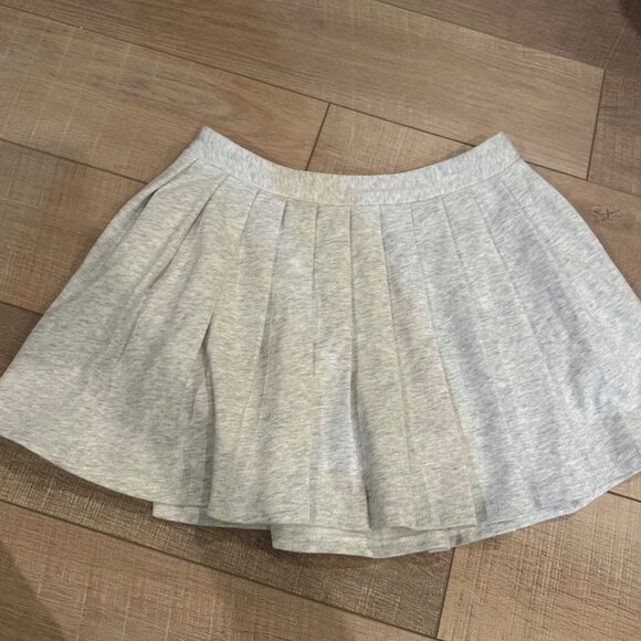 URBAN DAIZY WOMENS MEDIUM PLEATED GRAY HEATHER SKORT NWOT - Picture 1 of 8